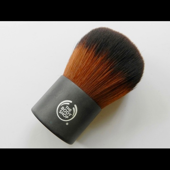The Body Shop Mineral Powder Foundation Brush (high quality Kabuki Brush) - Picture 11 of 14